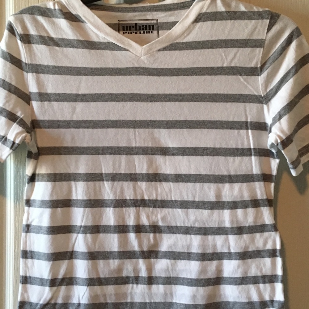 Urban Pipeline short sleeved V-neck